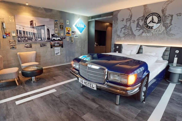 V8 HOTEL Motorworld Region Stuttgart